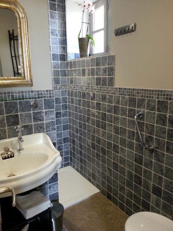 Bed and Breakfast Relais St Jacques - Roanne Saint-Haon-le-Châtel Habitación foto